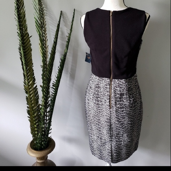 Just Taylor abstract print dress with zip back NWT - Picture 2 of 2